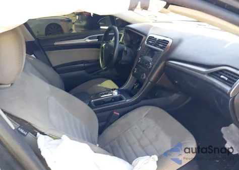 2017 Ford Fusion S z USA, uszkodzony, nr VIN 3FA6P0G71HR273698